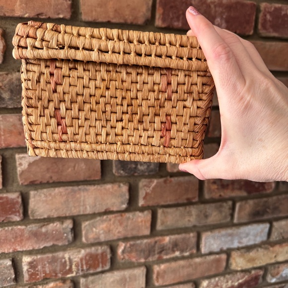 Handwoven Western Square Storage Basket with Lid - Picture 4 of 10